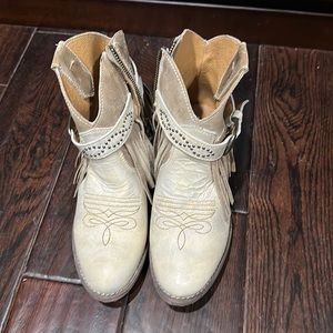 Size 7 M Sterling River Boots